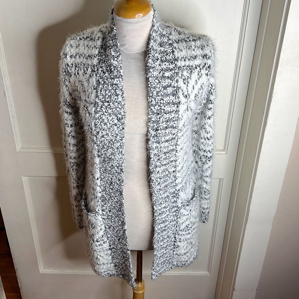 BB DAKOTA A STAR IS WARM EYELASH CARDIGAN Size Small New - Picture 3 of 8